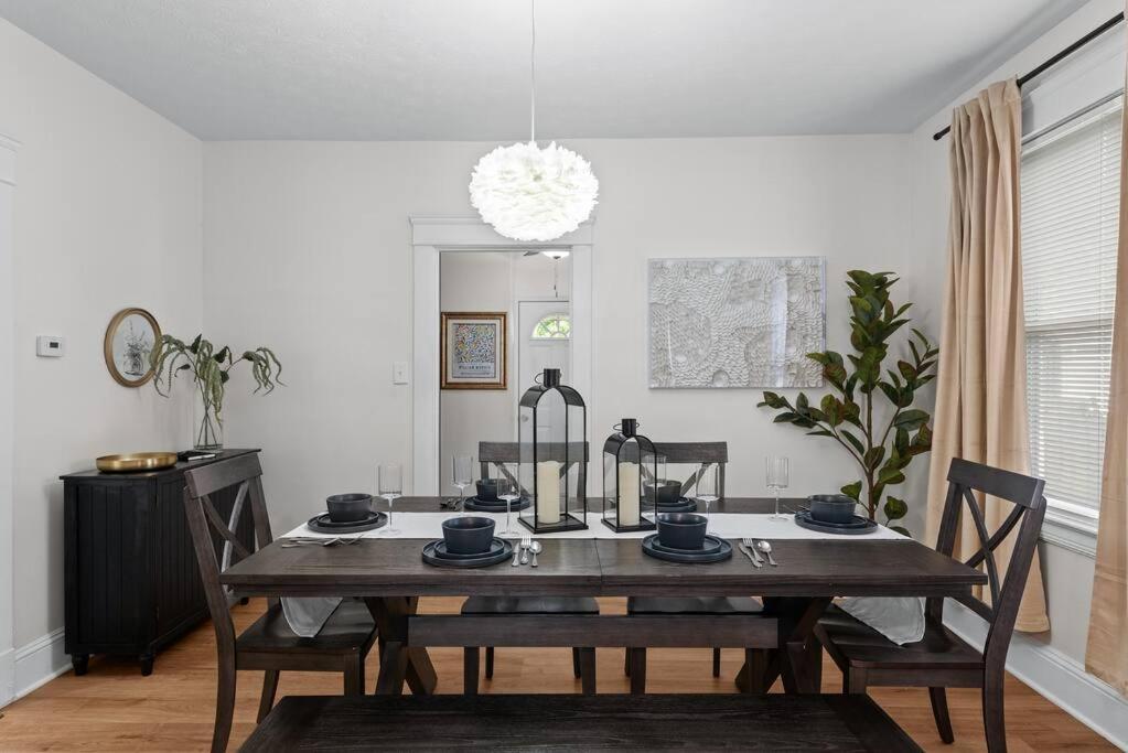 Charming Retreat In Cleveland Villa Bagian luar foto